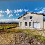 Maison avec beaux volumes, garage et jardin