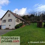 Maison individuelle de 1986 sur sous-sol complet avec 4 chambres à découvrir sur la commune de Chemaudin et Vaux, idéalement située au calme à 10 minutes au Sud-Ouest de Besançon