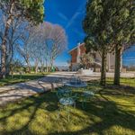 Villa - Ponti sul Mincio. Villa surrounded by 5,000 m² of private park and uninterrupted views!