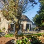 Dans un écrin de verdure, maison ancienne de 3 chambres