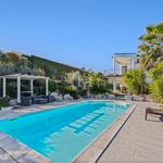 Refined single villa with pool in Barcuzzi