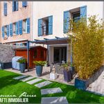 Charme fou - duplex de 110 m2 de type T4 - jardin paysagé de 100 m2 avec terrasse carrelée - parking à proximité immédiate