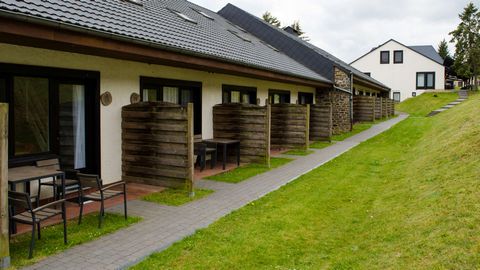 This tastefully renovated holiday park is situated in the town of Hosingen. The park lies at an altitude of ca. 500m, between the picturesque towns of Clervaux and Vianden (15 km.) The park borders a large nature reserve which has several wonderful h...