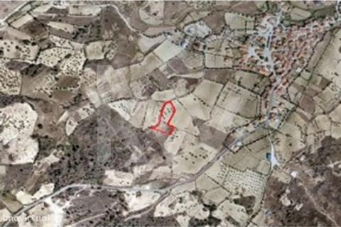 Agricultural Land in Chão Grande , in the district of Guarda, Municipality of Vila Nova de Foz Côa in the parish of Santa Comba . Land with a total area in (ha) 0.688000. Rustic Land with 6880m2 , classified as Agricultural Soil and without minimum c...