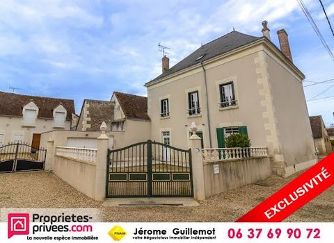 EXCLUSIVELY - 36600 - LA VERNELLE - 6-room house 159 m² - 4 bedrooms - garage - enclosed plot of 203 m². __________________________________________________ _ Come and discover this beautiful bourgeois house near the Beauval zoo. _ It consists on the ...