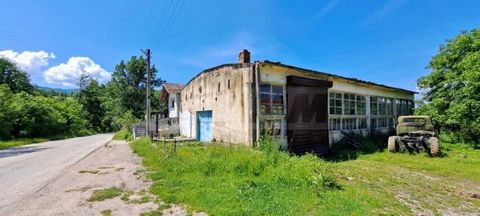 SUPRIMI AGENCY: ... We offer to your attention an industrial property in a village 20 km from Sevlievo and 15 km from Apriltsi. The properties are two and together they represent a common production site. Regulated plot of land with an area of 1464 s...