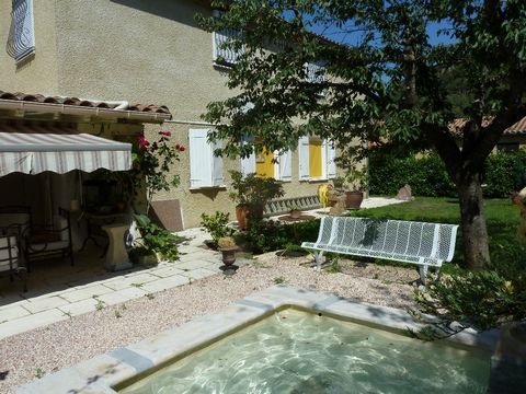 In a pleasant vilage just 5 minutes from market town Limoux, superb luxury villa of over 230 m² of living space comprising spacious lounge with mezzanine, office, fully fitted kitchen, 4 bedrooms of which 2 on the ground floor, 2 shower rooms and a l...