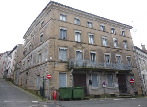 Dpt Loire (42), à vendre PANISSIERES Immeuble à réhabiliter de 1200 m2