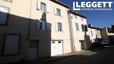 A26634FV81 - In the heart of Labastide Rouairoux, in the extreme south of the Tarn department, on the border with the Hérault, is this semi-detached village house with 115m2 of living space. Built on 2 levels, it has the enormous advantage of a full ...