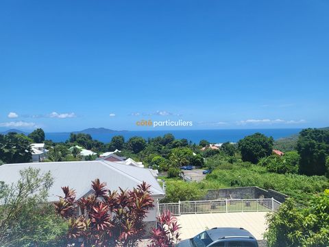 On the heights of Trois-Rivières, in a pretty subdivision with a splendid sea view on the island of Les Saintes, a beautiful F4 villa composed of a large living room-living-dining room, an open kitchen equipped with a central island of American style...
