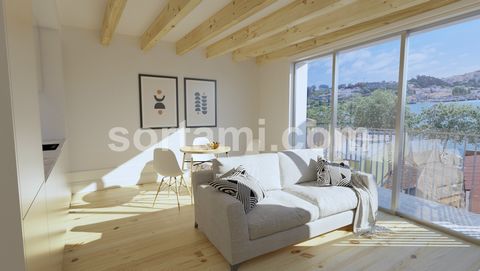 New two bedroom apartment in Foz with a view of the Douro River! Two bedroom Duplex apartment comprising an entrance hall, a large living room and an open space equipped and furnished kitchen, including one bathroom for guests. On the top floor there...