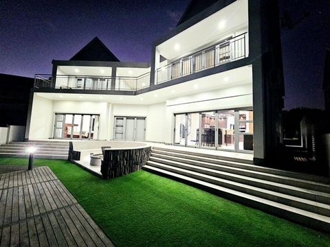 Luxury 5 Bed Villa For Sale In Marina Martinque Jeffreysbay South Africa Esales Property ID: es5553758 Property Location Marina Martinique Jeffreys Bay Eastern Cape South Africa Price in Rand 20 Million ZAR Property Details With its glorious natural ...