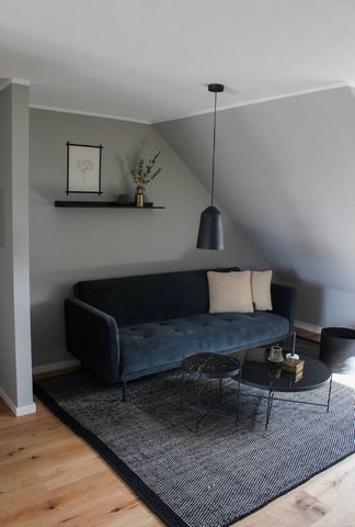 ANNA - the cozy & modern apartment with 74 sqm is located on the 3rd floor of a quiet residential building above the roofs of the popular Essen-Rüttenscheid district. ANNA impresses with its open design, modern and luxurious furnishings and attention...