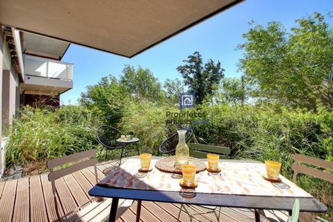 Vaucluse 84170 MONTEUX - 285 000 Euros - Quatre pièces de 84 m², salon séjour de 36 m²,trois chambres, avec son jardin privatif de 40 m² et une terrasse de 10 m². Idéalement situé au coeur de la Provence, entre Avignon et Orange et à 10 minutes de l'...