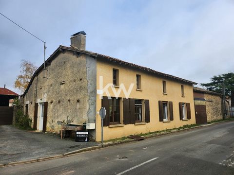FOR SALE - Charming Renovated Old House of 4 Rooms in SAINTE SOLINE (79120) Nestled in the peaceful village of SAINTE SOLINE, this old stone house, recently renovated, offers a warm and friendly living environment. With its 150 m², this house of char...