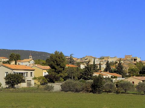 En Exclusivité ! Terrain constructible a vendre sur La Motte d'Aigues, à 10 min de Pertuis et à 25 min du CEA CADARACHE / ITER. Ce terrain constructible d'environ 877m2 a vendre sur La Motte d'Aigues, est orienté Sud, proche de toutes commodités et t...