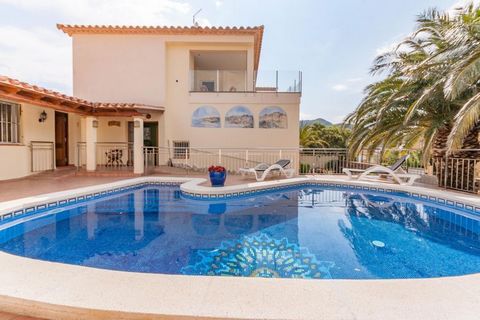 Without exaggeration, this Catalan Mountain villa is one of the most comfortable of its kind. Located on a rustic mountainside of the Mas Fumats, about two and a half kilometers from the center of Roses, this residence offers more than a fantastic vi...
