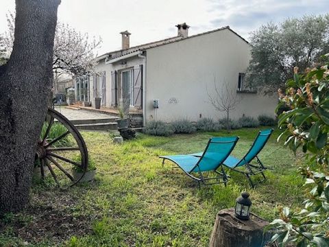 HERAULT 34150 LA BOISSIERE, 20 minutes from Montpellier and 5 minutes from the A75, in a charming village, primary school, post office, food. This charming house from the 80s on one level of 140 m² on a garden of 870 m² with swimming pool. It consist...
