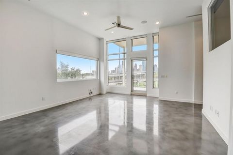 Rare 2 bed, 2 bath condo with dual balconies and unobstructed views of downtown in White Oak! This unique unit has grand high ceilings, extra large windows, and over 390sf of balcony space to enjoy expansive views of downtown in a contemporary and se...