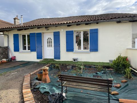 CHABANAIS single storey in perfect condition composed of a beautiful living room with open kitchen, bedroom, toilet, shower room. The garden of about 130 m2 is enclosed. Garage and outbuilding. This ad is brought to you by NATHALIE ROUSSEAU - EI - No...