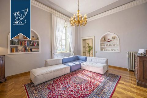 A luxurious 300-sqm apartment is for sale in a prestigious palazzo overlooking the River Arno in Florence's city center. Its prime location offers easy access to renowned landmarks like Ponte Vecchio and Palazzo Pitti. The apartment boasts spaci...