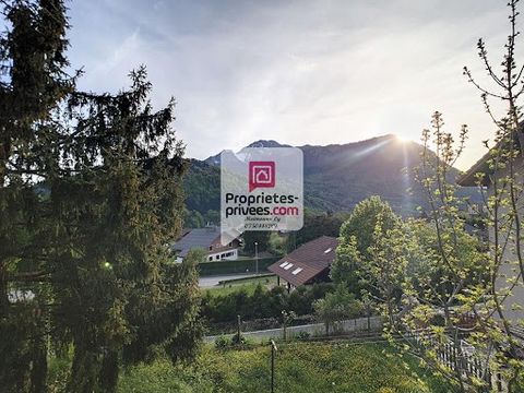 In exclusivity, Maïmouna LY offers for sale in the town of Ugine 73400 Savoie, less than 20 minutes from the ski resorts of the diamond area, a 6-room house of 175 m² on a plot of 565 m² composed of 3 apartments as follows: On the 2nd floor T2 of 50 ...