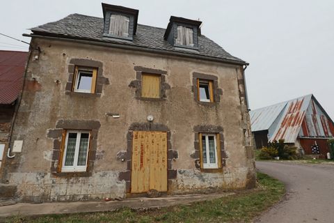 Exclusively, in Saint Sulpice, village house + barn. The interior of 120m2 is composed, on the ground floor, of a large living room of 45 m2 with a cantou, a bathroom and a boiler room, on the 1st floor, an office, 2 bedrooms and a toilet, on the 2nd...