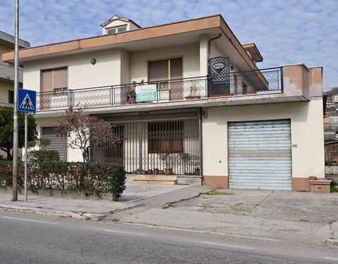 In Castelnuovo Vomano, we offer for sale a comfortable and bright single solution that develops about square meters. 230 of total living area, with garage of sqm. 30 on the ground floor and large terrace on the first floor of sqm. 30. The solution is...