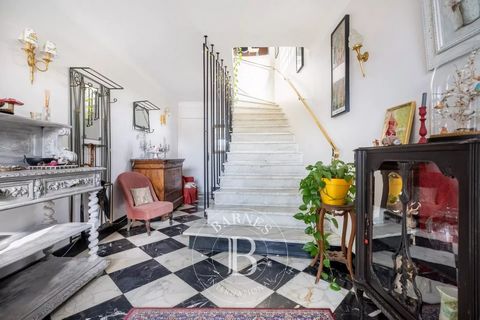 Come and discover this charming 200m² (2,153 sq ft) house located in the peaceful Château du Val estate in Saint Germain en Laye. Just 6/7 minutes by car from the RER A station and the lively centre of Saint-Germain-en-Laye and Maisons-Laffitte, this...