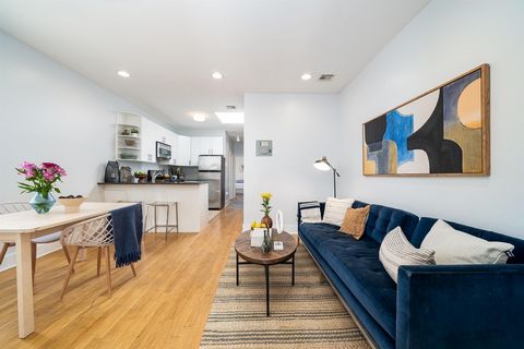 This unit is in the heart of the Historic Hamilton Park neighborhood in Downtown Jersey City. Step into open concept living room / kitchen and enjoy modern comfort in this well laid out 2-bedroom. Both bedrooms are generously sized, with ample sunlig...