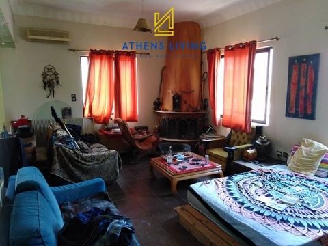 KORYDALLOS - Agia Varvara border. OPPORTUNITY. Excellent investment floor apartment of 120 sqm for sale. It is located on the first floor of a corner duplex building from 1972, without elevator, in a very central location. It has three bedrooms, kitc...