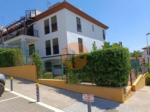 GEBOUW - Blok met 9 appartementen, Urbanisatie Las Encinas, Costa Esure, Ayamonte, Huelva, Andalusië - Spanje. Blok met 9 appartementen verdeeld over drie verdiepingen. Met 9 eigen parkeerplaatsen. Alle appartementen zijn voorzien van gasleidingen en...