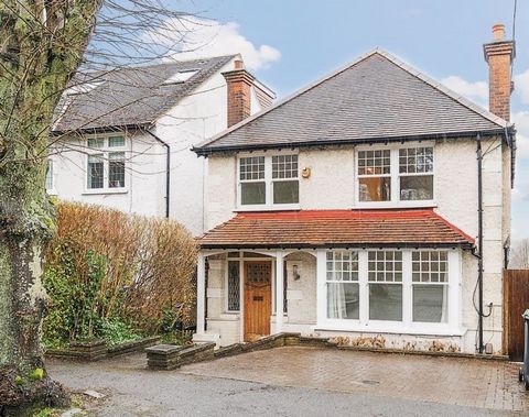 GUIDE PRICE £650,000-£670,000. Frost Estate Agents are delighted to offer to the market this charming four bedroom detached family home situated in the heart of Purley. Offered with no onward chain and vacant possession, the property has been lovingl...