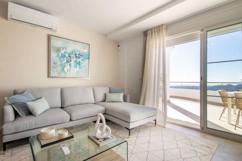 New Development: Prices from 215,000 € to 277,000 €. [Beds: 1 - 2] [Baths: 1 - 2] [Built size: 112.00 m2 - 177.00 m2] Culmia Blue Views Istan consists of 22 1 and 2 bedroom apartments distributed in three blocks with large terraces and panoramic view...