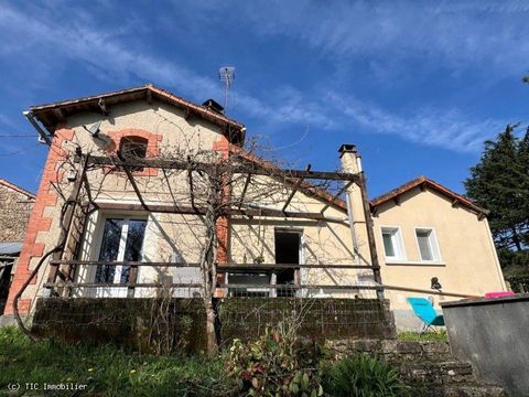 Beautiful two-bedroom house in sublime surroundings with uninterrupted views over the rolling Charente countryside between Champagne-Mouton and Nanteuil-en-Vallée. In addition to the house, there is an old house to renovate, a large adjoining barn (f...