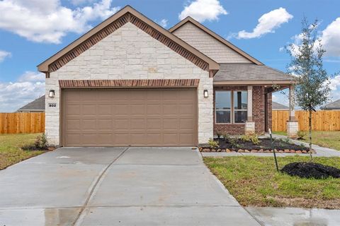 KB HOME NEW CONSTRUCTION - Welcome home to 802 Allana Lane located in Imperial Forest and zoned to Alvin ISD! This floor plan features 3 bedrooms, 2 full baths and an attached 2-car garage. Additional features include stainless steel Whirlpool applia...