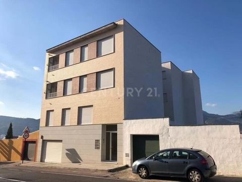 Chcesz kupić mieszkanie z 2 sypialniami przy Calle Sant Joan de Ribera (Alcoy, Alicante) o powierzchni 54,69m²? Doskonała okazja do nabycia tego apartamentu mieszkalnego o powierzchni 54,69m² dobrze rozłożonego na 2 sypialnie i 1 łazienkę. Jest to cz...