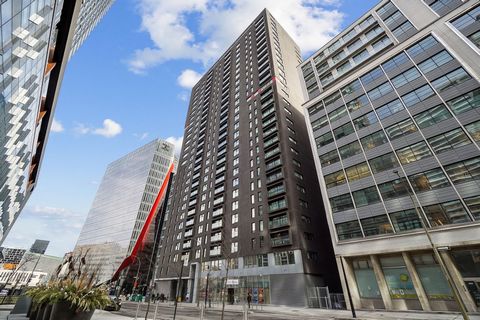 LOUIS BOHÈME. Welcome to your next investment opportunity in the heart of Montreal! This condo is FULLY FURNISHED AND fully EQUIPED. From the moment you enter, you'll be captivated by the spacious layout and contemporary design, featuring expansive w...