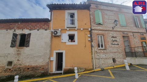 VILLAGE HOUSE Exclusively, near Saverdun, we present to you this quiet village house of 46m² on 3 levels including on the ground floor an equipped kitchen and a bathroom, on the first floor a bedroom, on the second floor a living room with its open f...