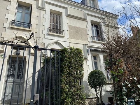 Dpt Indre et Loire (37), à vendre maison P8 - Terrain de 190