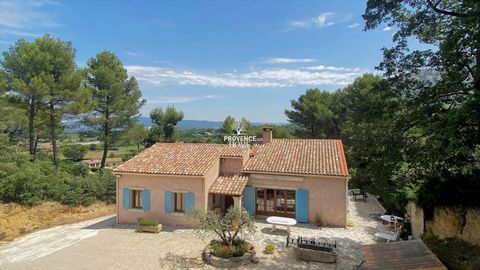 Provence Home, l'agence immobilière du Luberon vous propose à la vente, à proximité du charmant village des Taillades, une belle maison construite en 1994 dotée d’un jardin sans aucun vis-à-vis avec vue sur les Monts de Vaucluse. Située dans un envir...