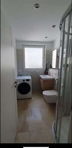 This bright and charmingly furnished apartment in the city center of Wuppertal is for rent, perfect for students or working people. Moving in is possible immediately or from 01.04.2024, initially for a period of 6 months with the possibility of exten...
