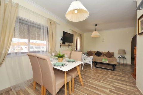 1 bedroom apartment, completely renovated, in a 3rd floor without elevator, can be an excellent option for residents looking for a modern and convenient space, located in the center of Carcavelos, the apartment can offer easy access to a variety of a...