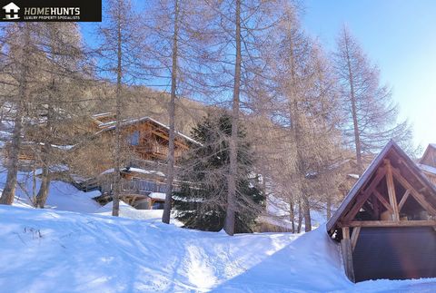 Foux d'Allos - In a winter and summer sports resort, at the gates of the Mercantour National Park, at the foot of the Sources du Verdon and close to the slopes of the Val d'Allos area – the Espace Lumiere, prestigious chalet of 350 m2 built on a plot...