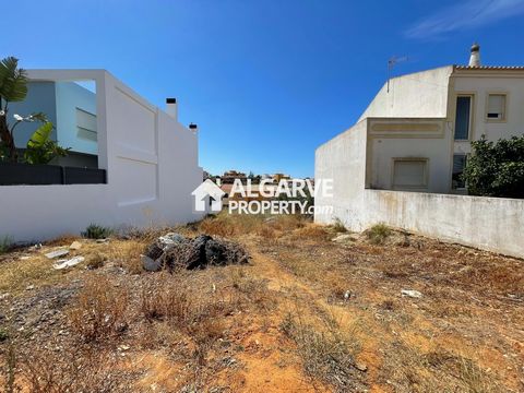 Located in Lagoa. This south-west facing plot, with a natural slope and ideal conditions for solid construction, is one of the last opportunities available to build a modern villa in a well-located and fully developed neighborhood, Parchal in Lagoa. ...