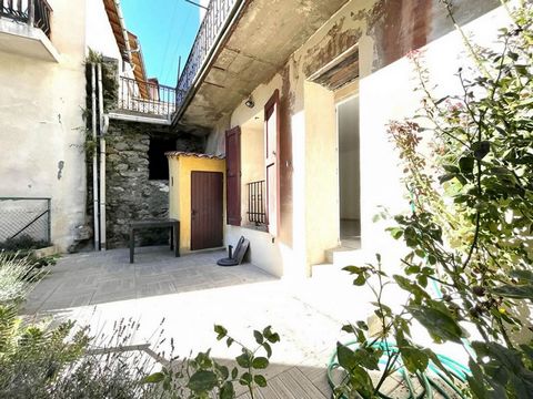 SAINT-MARTIN-VÉSUBIE (06450) - Village house with a large terrace of 19m2, located 1H30 from Nice, its airport and its beaches. This medieval village, nestled in the heart of the Mercantour National Park, nicknamed the 'Little Switzerland of Nice', o...