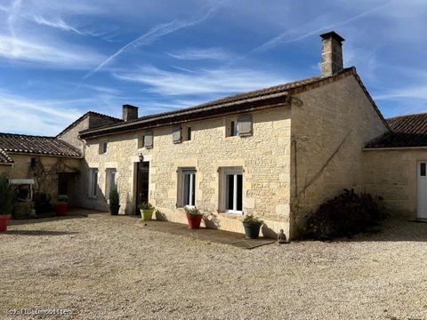 Very beautiful old stone house with lots of character and tastefully decorated, in the heart of a small village close to the medieval village of Tusson (basic shops, bars/restaurants, exhibition hall, tea rooms, etc). For an old house, the rooms are ...