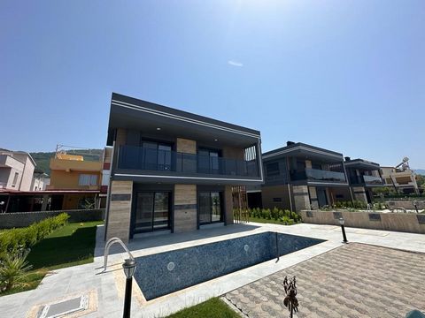 ·        4+1 smart system villas in Kusadasi Güzelçamlı 1) Single detached 2) With a private pool 3) Private parking 4)Smart home system 5) Underfloor heating 6) 140 square meters net usage 7) 365 square meters garden area 8)3 bathrooms wc 9) Automat...