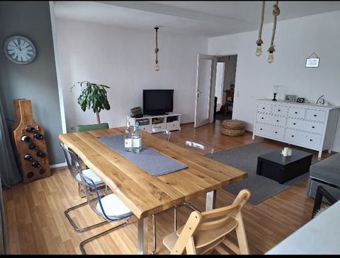 Due to a stay abroad from June to December 2024, we are offering our fantastic, furnished, 85 square metre flat in Bornheim Mitte for sublet.