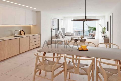 Located in Segur de Calafell, a picturesque village with stunning sea views, this newly built third-floor apartment offers a unique opportunity. It is part of a modern building with an elevator, providing residents with access to impeccable common ar...